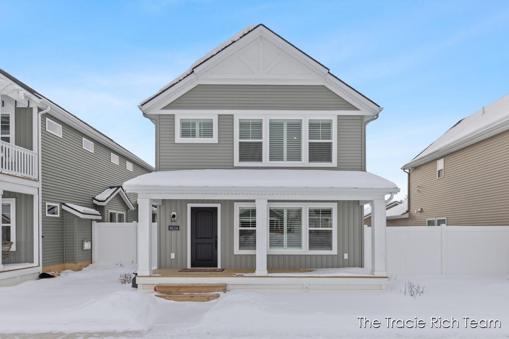 Photo of 6634 N Square Lane, Rockford, MI 49341 (MLS # 26004918)