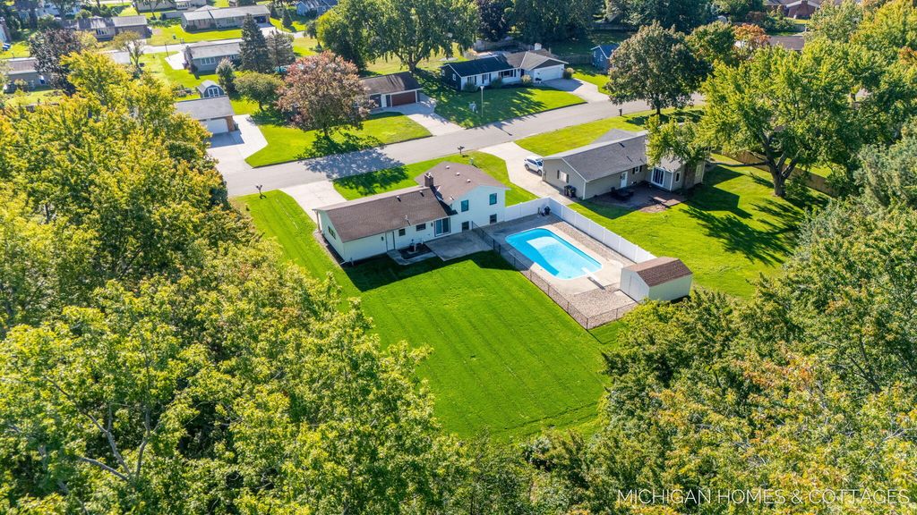 Photo of 10975 Campanel Drive, Zeeland, MI 49464 (MLS # 26005062)