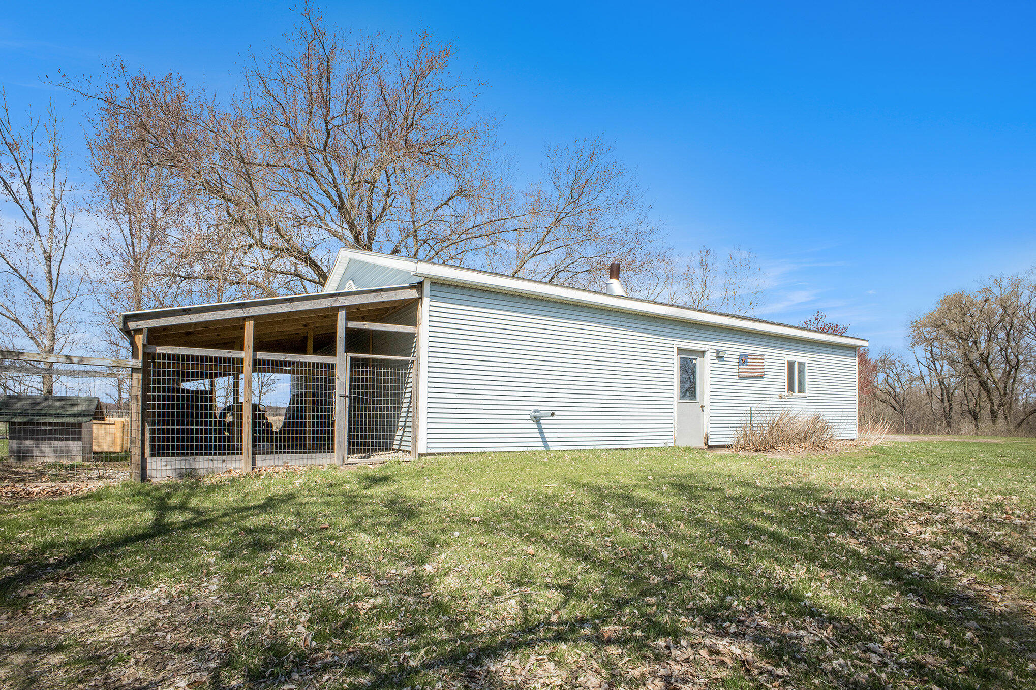 Sidney, Michigan 48885, United States, 3 Bedrooms Bedrooms, ,1 BathroomBathrooms,Residential,Pending,115799