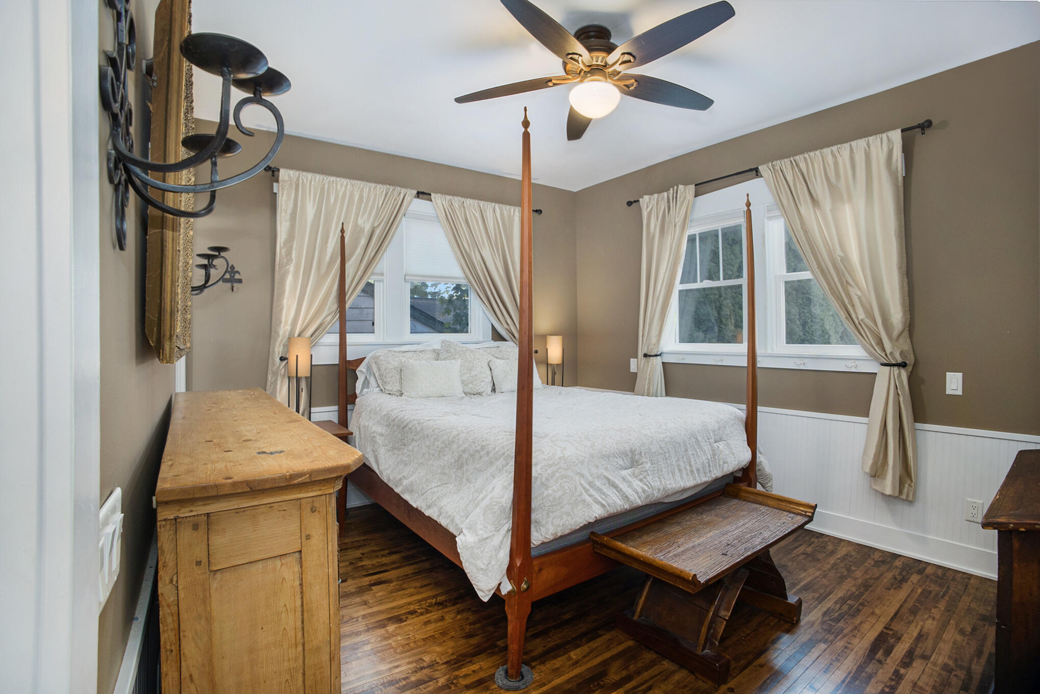 South Haven, Michigan 49090, United States, 4 Bedrooms Bedrooms, ,4 BathroomsBathrooms,Residential,Active,98759