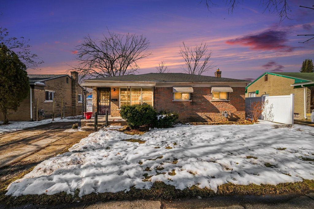 Photo of 6609 Cranwood Drive, Flint, MI 48505 (MLS # 26005709)