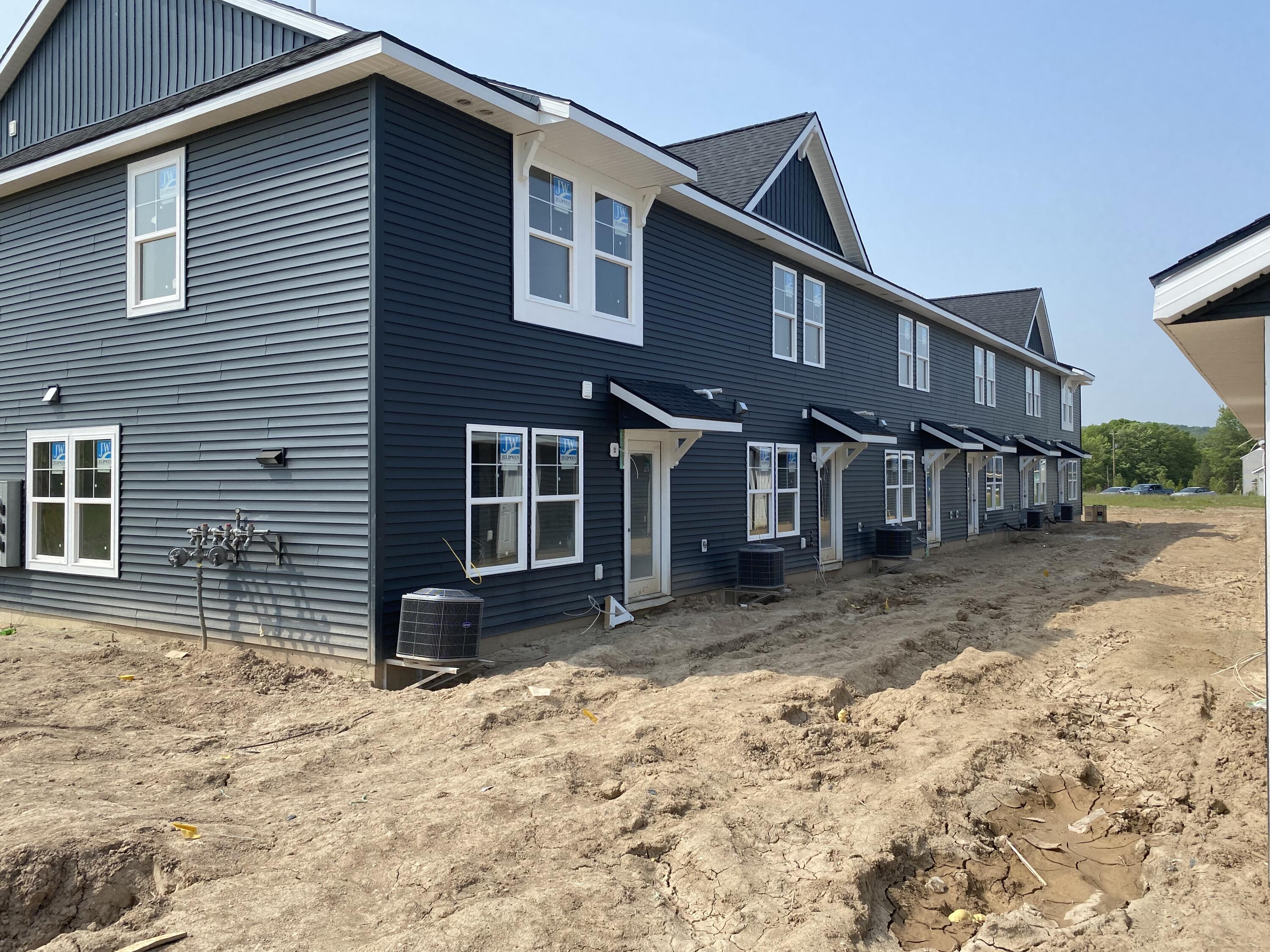 Photo 3 of 14 of 1170 Stagecoach Drive condo