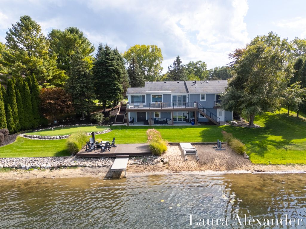 Photo of 7085 Bonaire Court NE, Rockford, MI 49341 (MLS # 25051398)