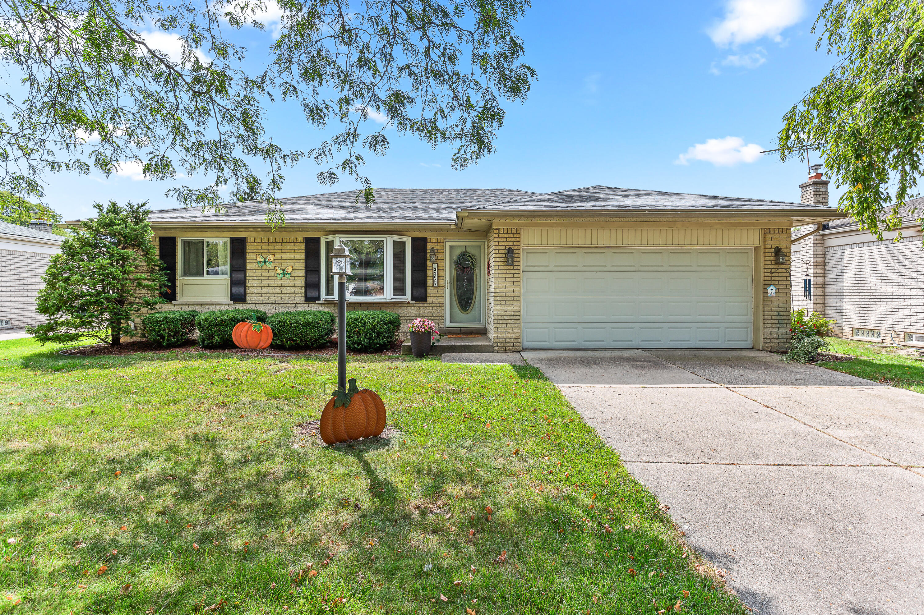 View Canton, MI 48188 house