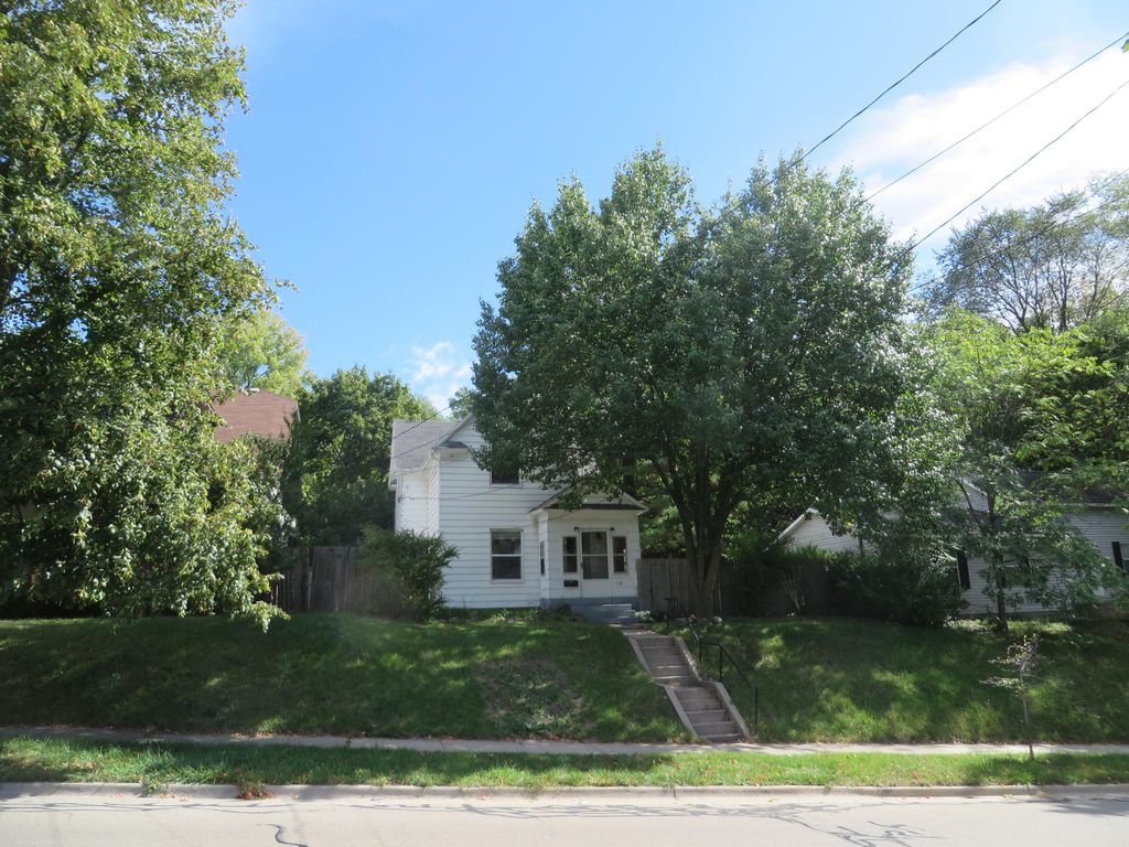 Photo of 728 College Avenue NE, Grand Rapids, MI 49503 (MLS # 25050902)