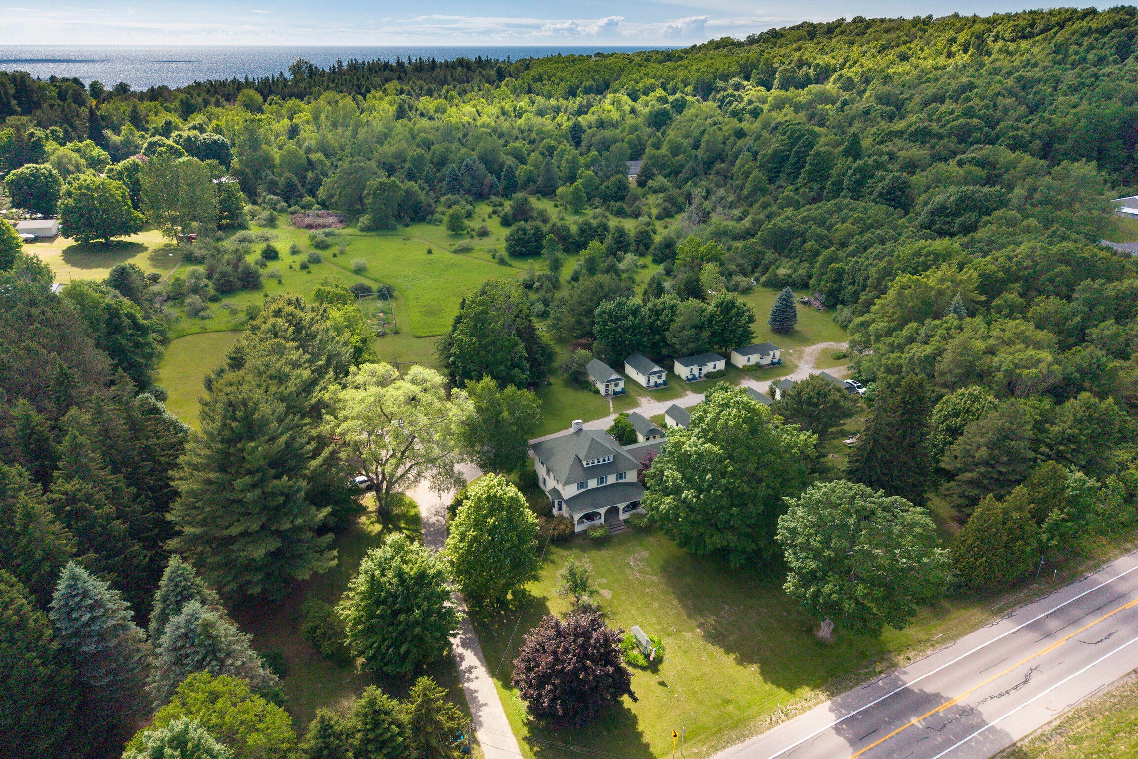 1912 S Scenic Highway