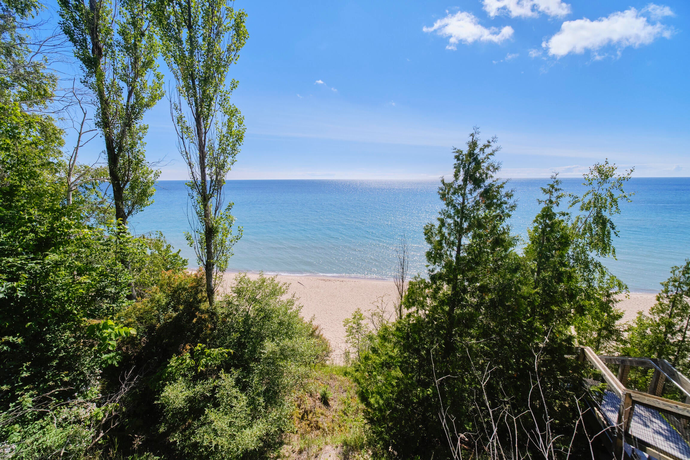 1912 S Scenic Highway