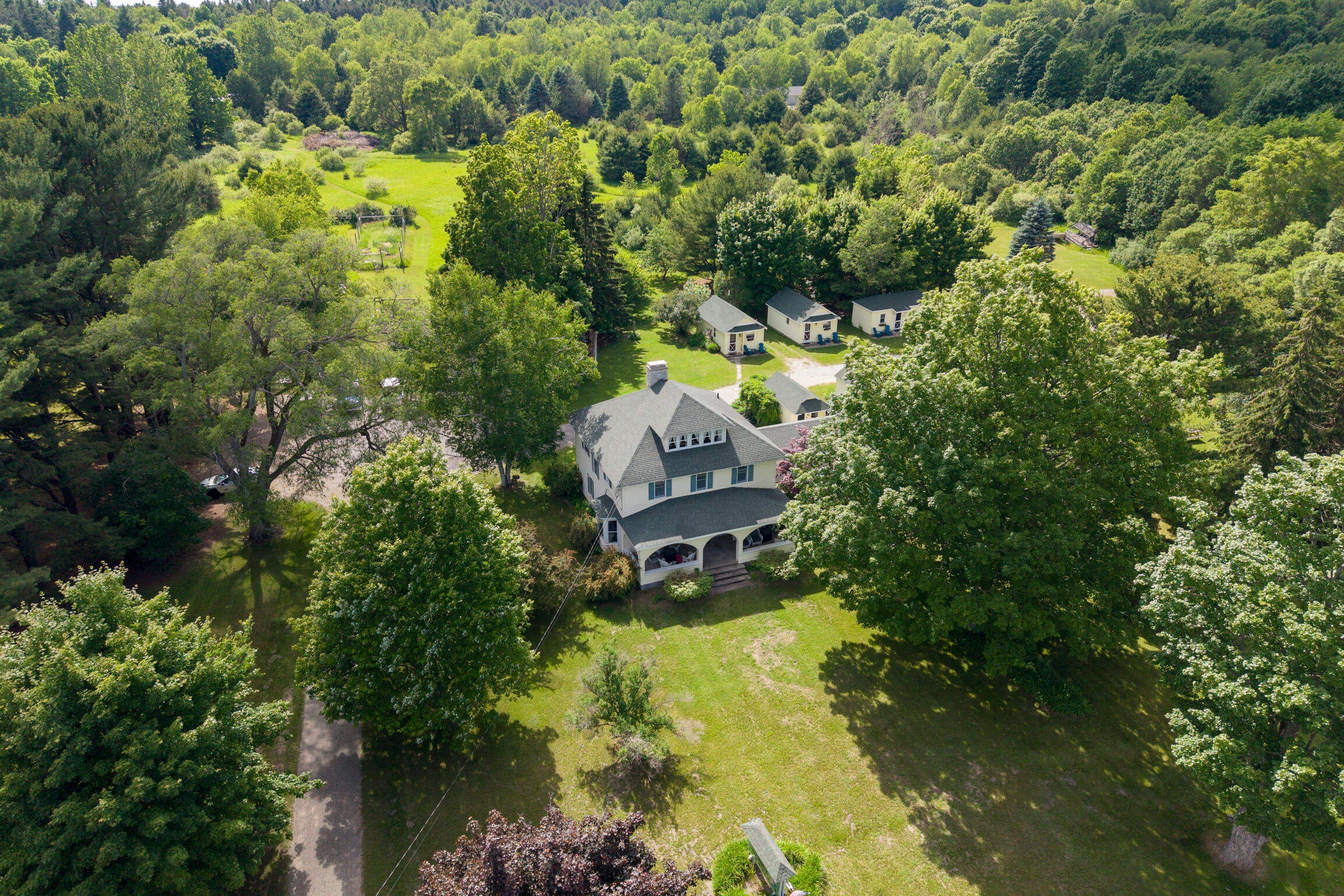 1912 S Scenic Highway