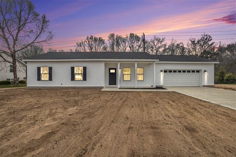 MLS: 25017349