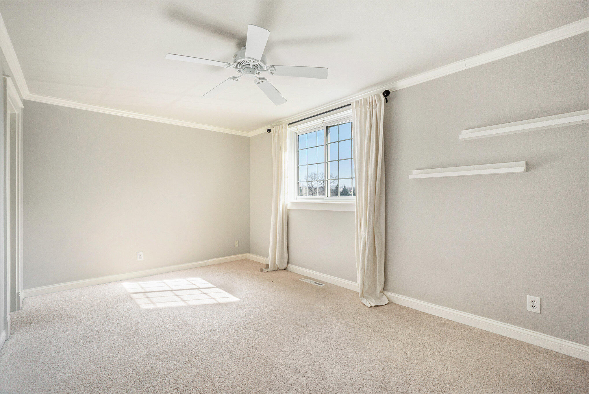 Portage, Michigan 49024, United States, 3 Bedrooms Bedrooms, ,3 BathroomsBathrooms,Residential,Active,224269