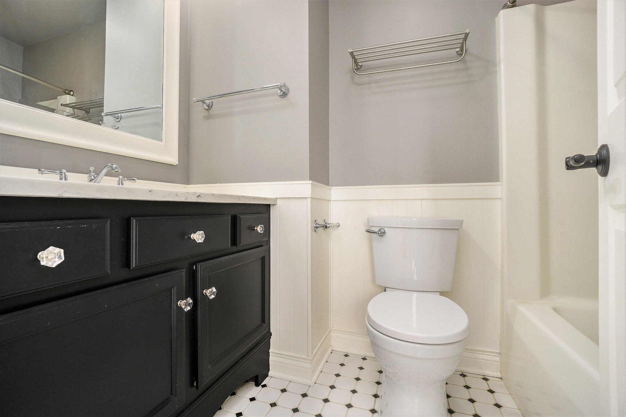 Portage, Michigan 49024, United States, 3 Bedrooms Bedrooms, ,3 BathroomsBathrooms,Residential,Active,224269