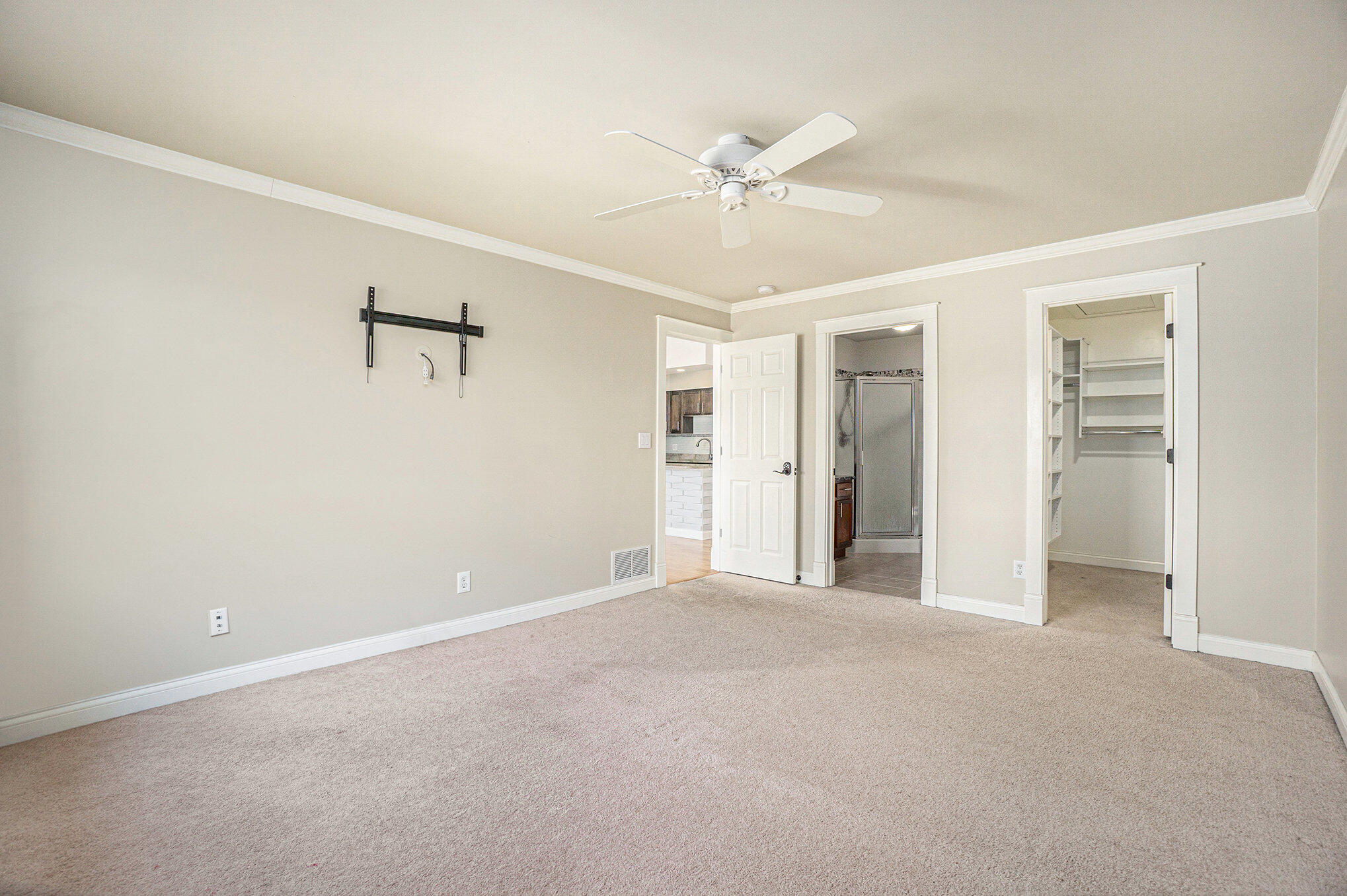 Portage, Michigan 49024, United States, 3 Bedrooms Bedrooms, ,3 BathroomsBathrooms,Residential,Active,224269