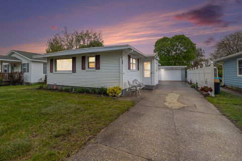 909 Lawndale Street, Ludington, MI 49431 - MLS#: 25022145