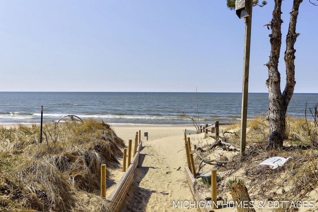Photo of 6700 Ratcliff Drive, Holland, MI 49423 (MLS # 26016081)