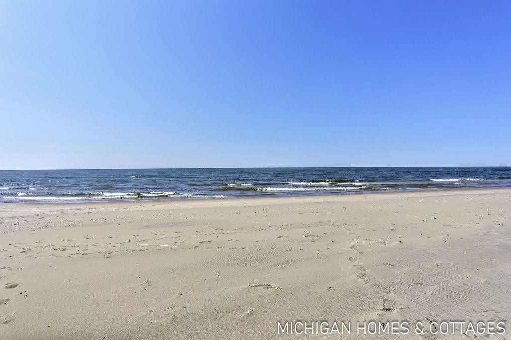 Photo of 6700 Ratcliff Drive, Holland, MI 49423 (MLS # 26016081)