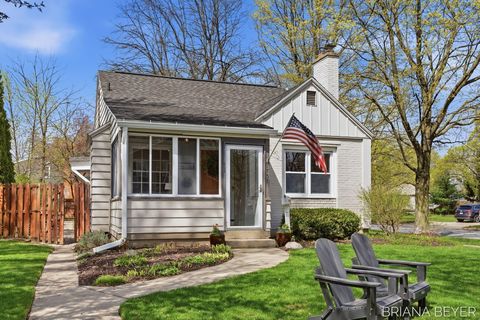 Photo of 1757 Warwick Road SE, East Grand Rapids, MI 49506 (MLS # 26017239)