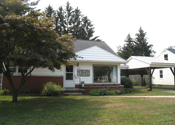 1049 W SUMMIT AVE, MUSKEGON, MI 49441 - Image 2c332cefbb5899994bb6f388615d7bd4/1215513412