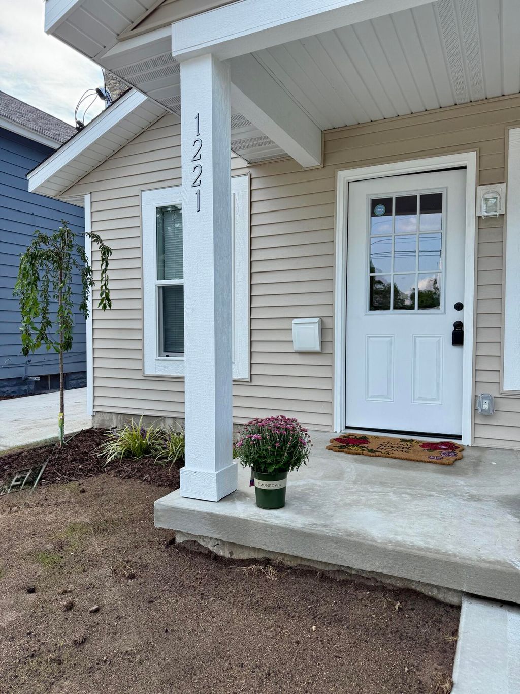 Photo of 1221 Sanford Street, Muskegon, MI 49441 (MLS # 25050227)