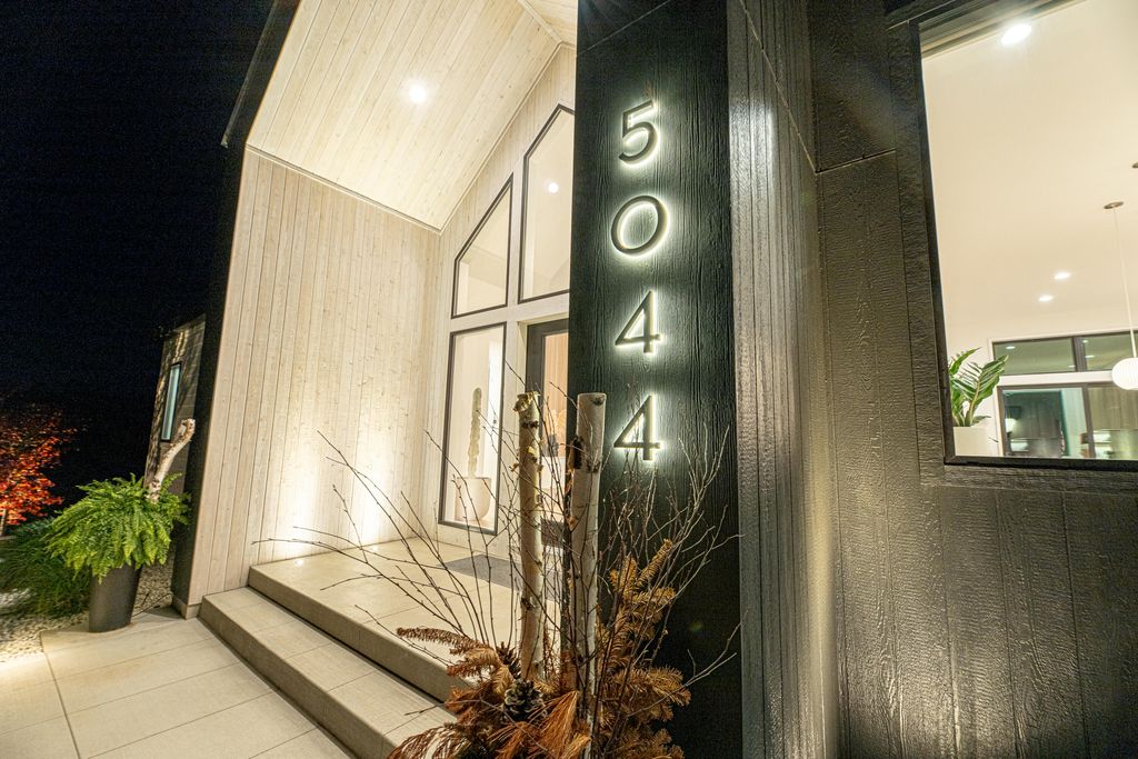 Photo of 5044 Hickory Pointe Woods SE, Ada, MI 49301 (MLS # 26019373)