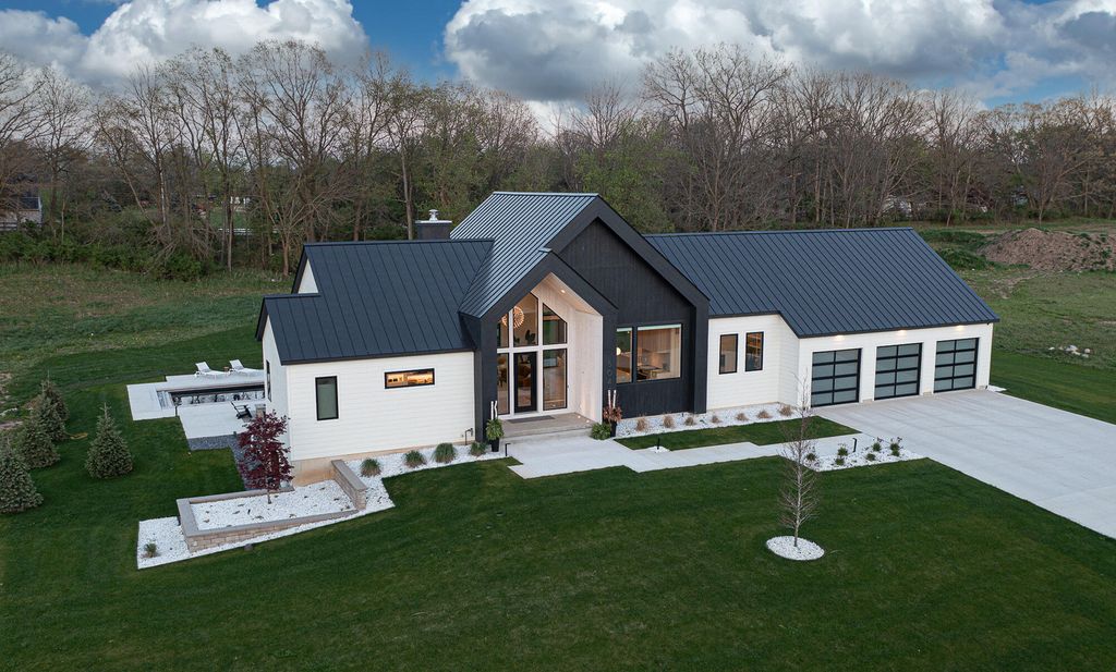 Photo of 5044 Hickory Pointe Woods SE, Ada, MI 49301 (MLS # 26019373)