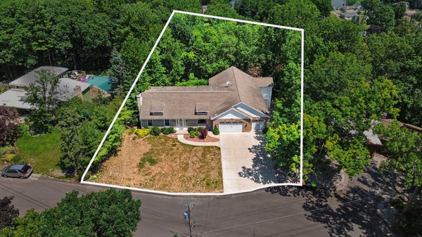 4994 BLUFF DR NE, GRAND RAPIDS, MI 49525 - Image 2cc4195527a593e066e9f7dbfa87a0b7/4285448101