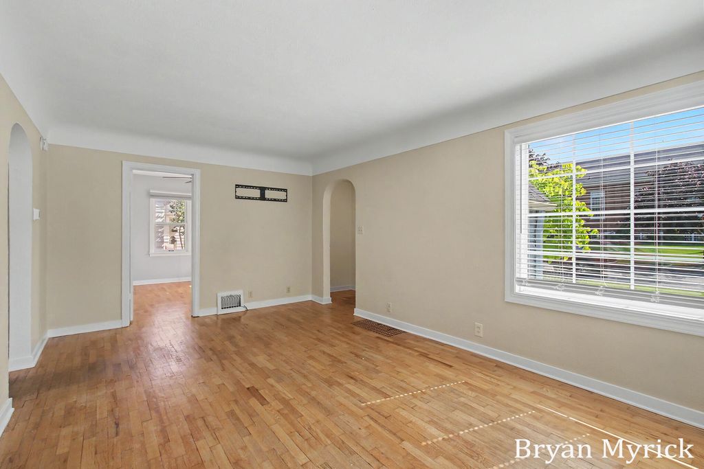 Photo of 762 Central Avenue, Holland, MI 49423 (MLS # 26031195)
