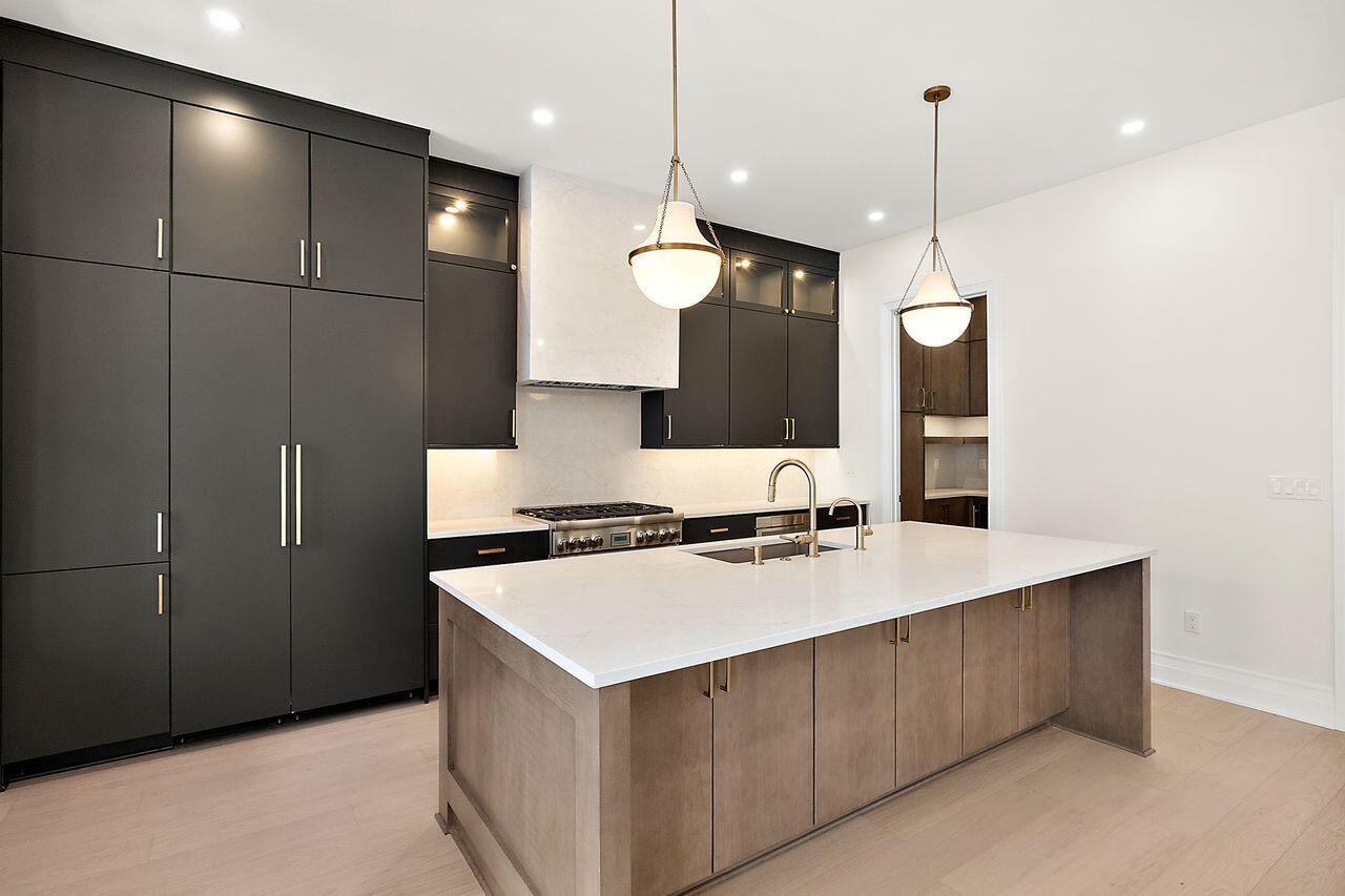 103 S Griswold Street