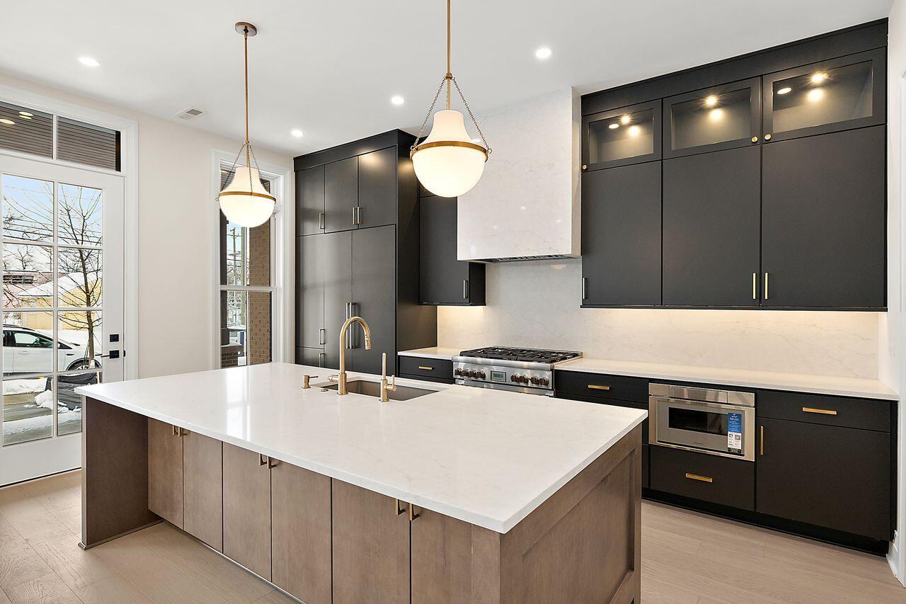 103 S Griswold Street