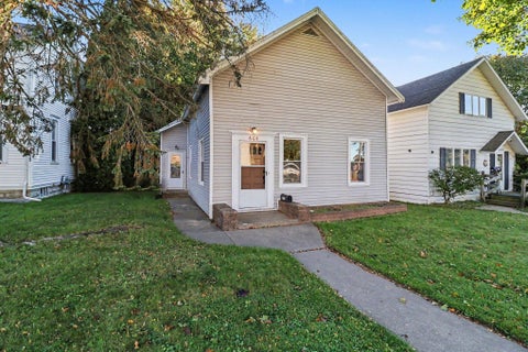 Photo of 605 Maple Street, Manistee, MI 49660 (MLS # 26055961)