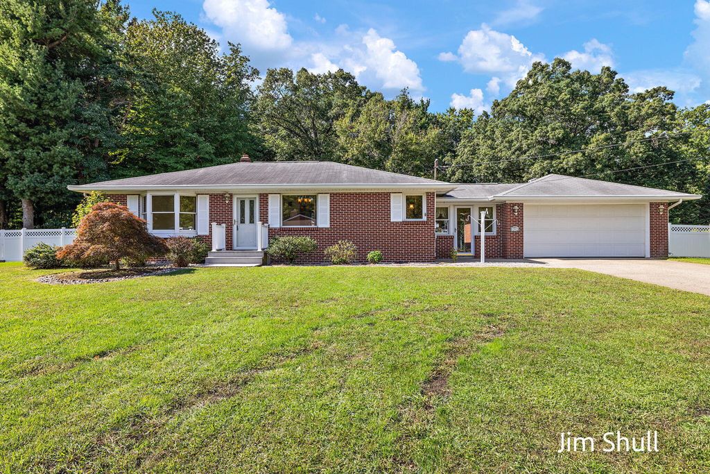 Photo of 15922 Mercury Drive, Grand Haven, MI 49417 (MLS # 25046074)