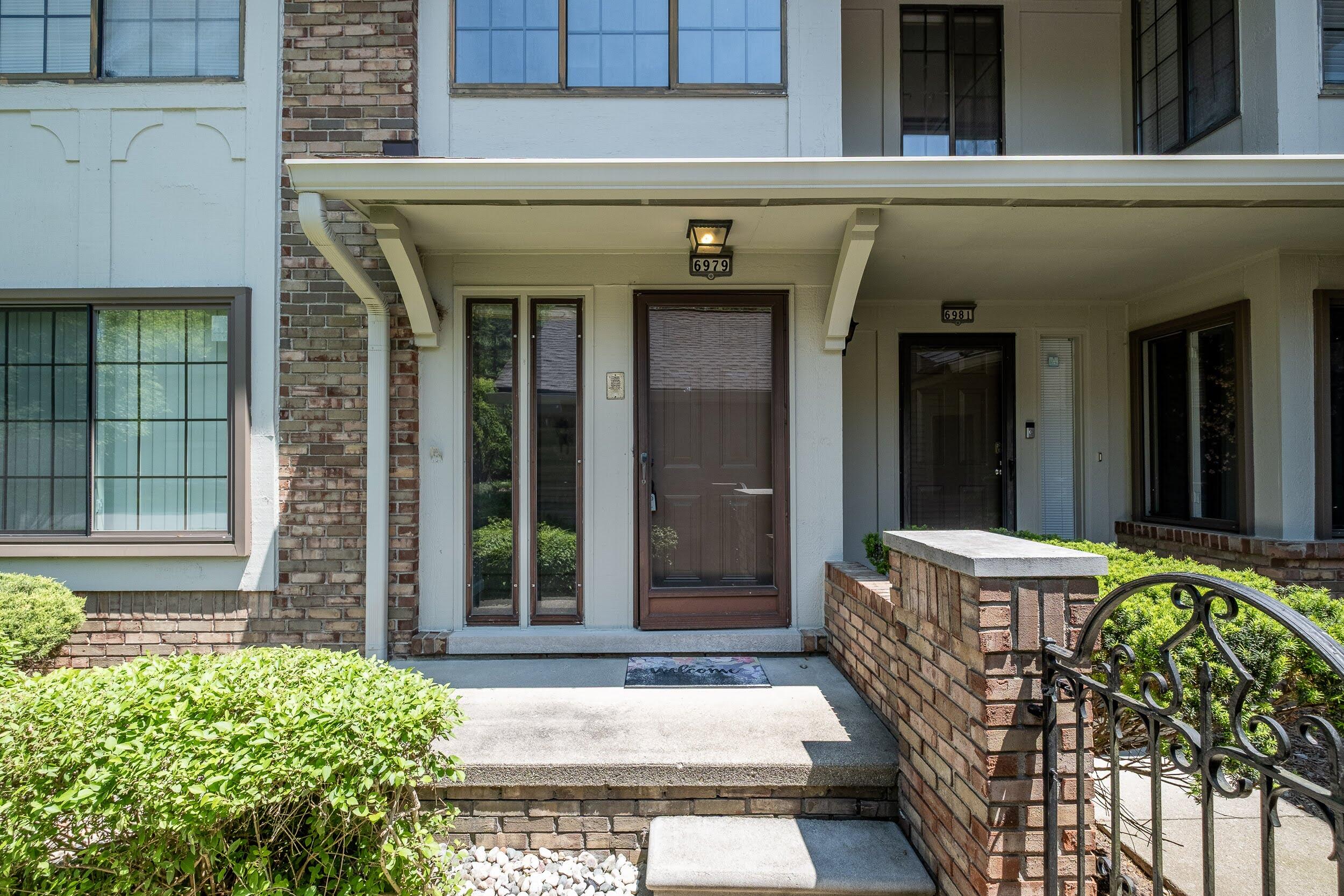 6979 Pebblecreek Woods Drive