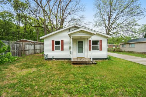 604 W Hill Street, Plainwell, MI 49080 - MLS#: 25023230