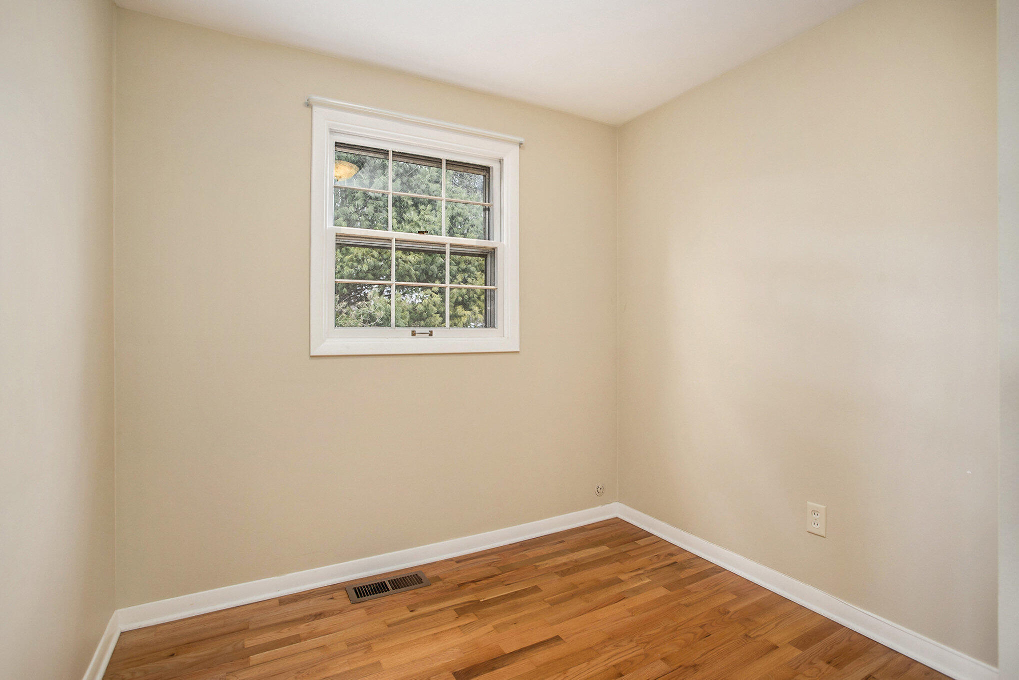 Battle Creek, Michigan 49015, United States, 4 Bedrooms Bedrooms, ,2 BathroomsBathrooms,Residential,Active,98212