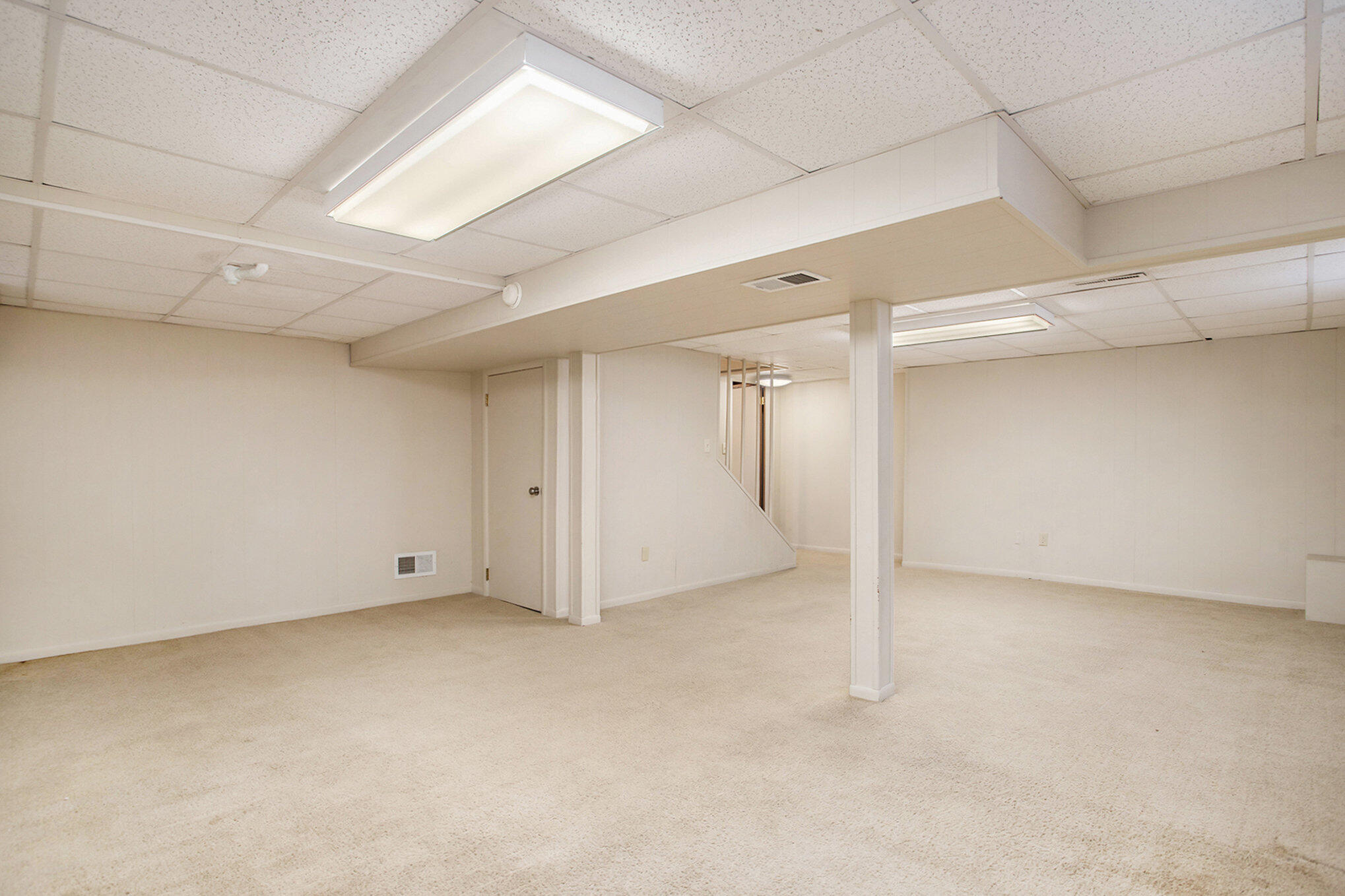 Battle Creek, Michigan 49015, United States, 4 Bedrooms Bedrooms, ,2 BathroomsBathrooms,Residential,Active,98212