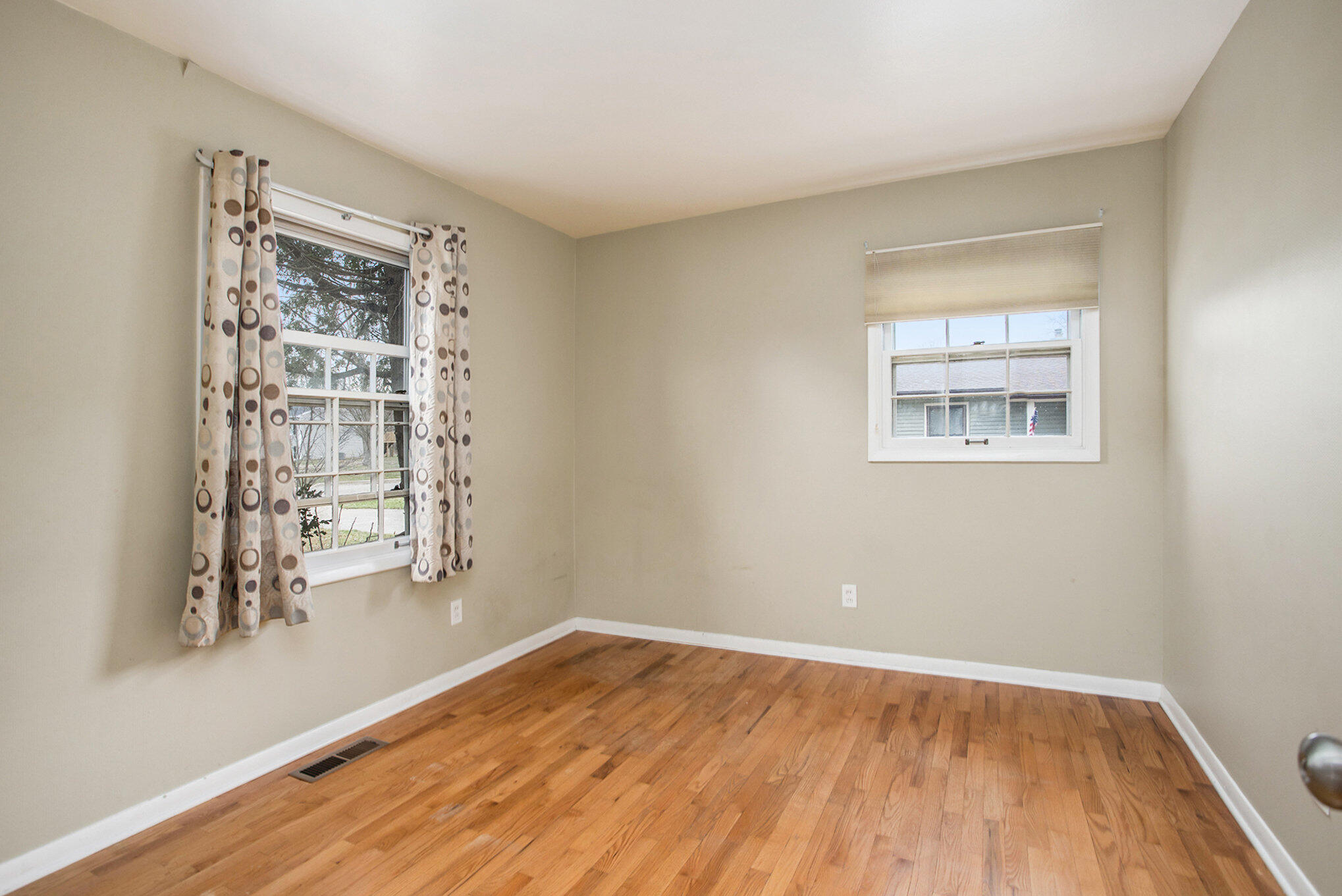 Battle Creek, Michigan 49015, United States, 4 Bedrooms Bedrooms, ,2 BathroomsBathrooms,Residential,Active,98212