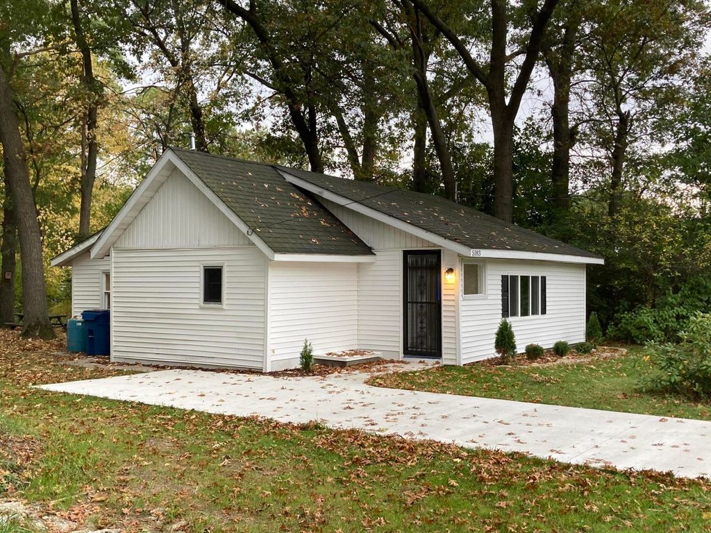 Photo of 5183 E Apple Avenue, Muskegon, MI 49442 (MLS # 25052518)