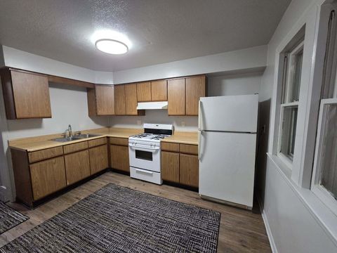 Photo of 118 W Harris Street, Charlotte, MI 48813 (MLS # 26002434)