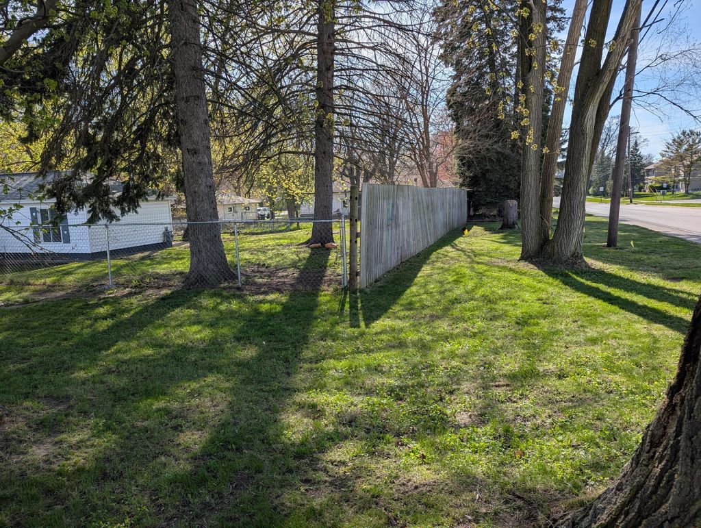 Photo of 2215 Dowd Street, Muskegon, MI 49441 (MLS # 26019321)
