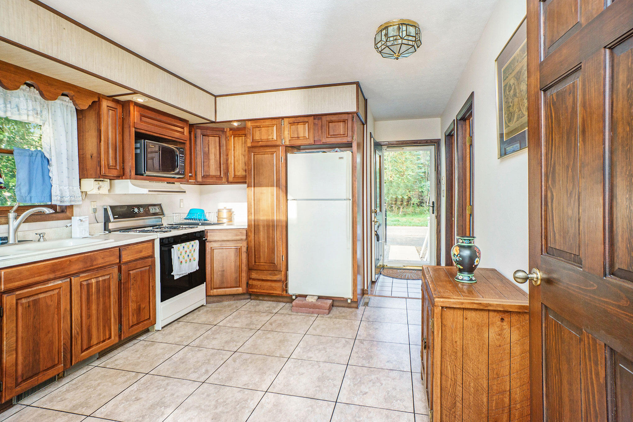 Three Rivers, Michigan 49093, United States, 1 Bedroom Bedrooms, ,2 BathroomsBathrooms,Residential,Active,46629
