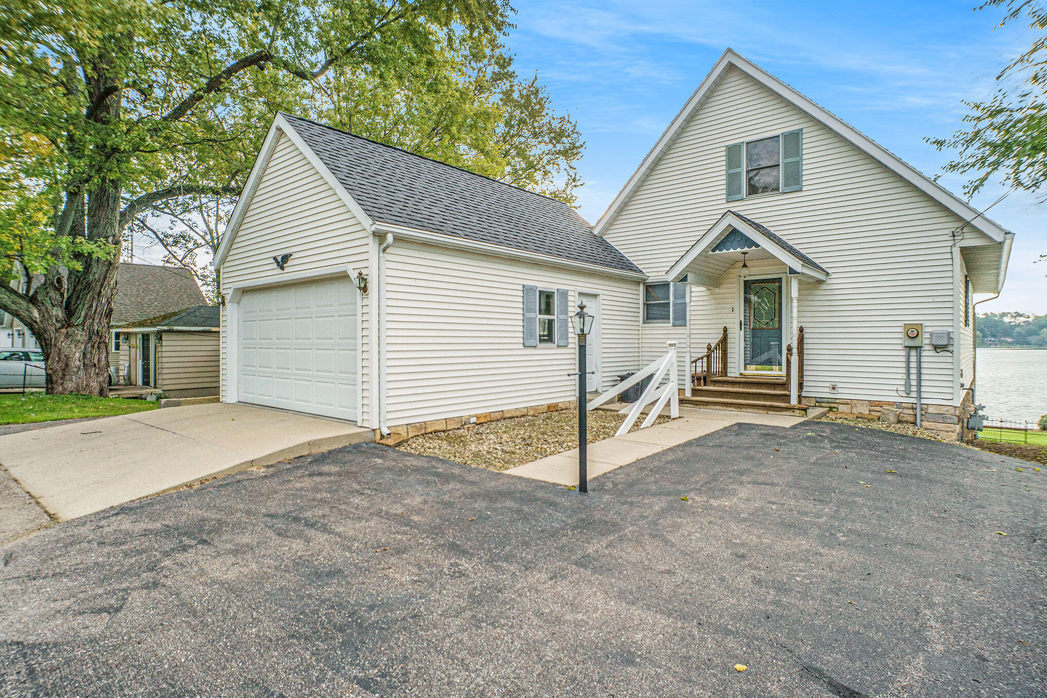 Three Rivers, Michigan 49093, United States, 1 Bedroom Bedrooms, ,2 BathroomsBathrooms,Residential,Active,46629