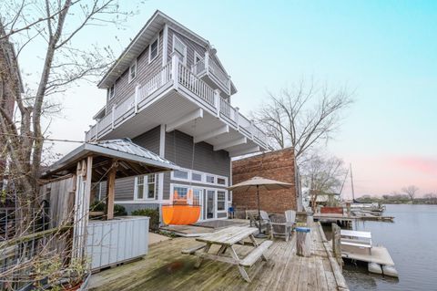 621 W Main Street Benton Harbor MI 49022