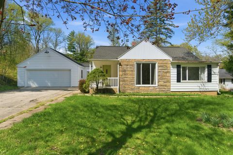 Photo of 3109 Courtlandt Avenue, Kalamazoo, MI 49004 (MLS # 26016804)
