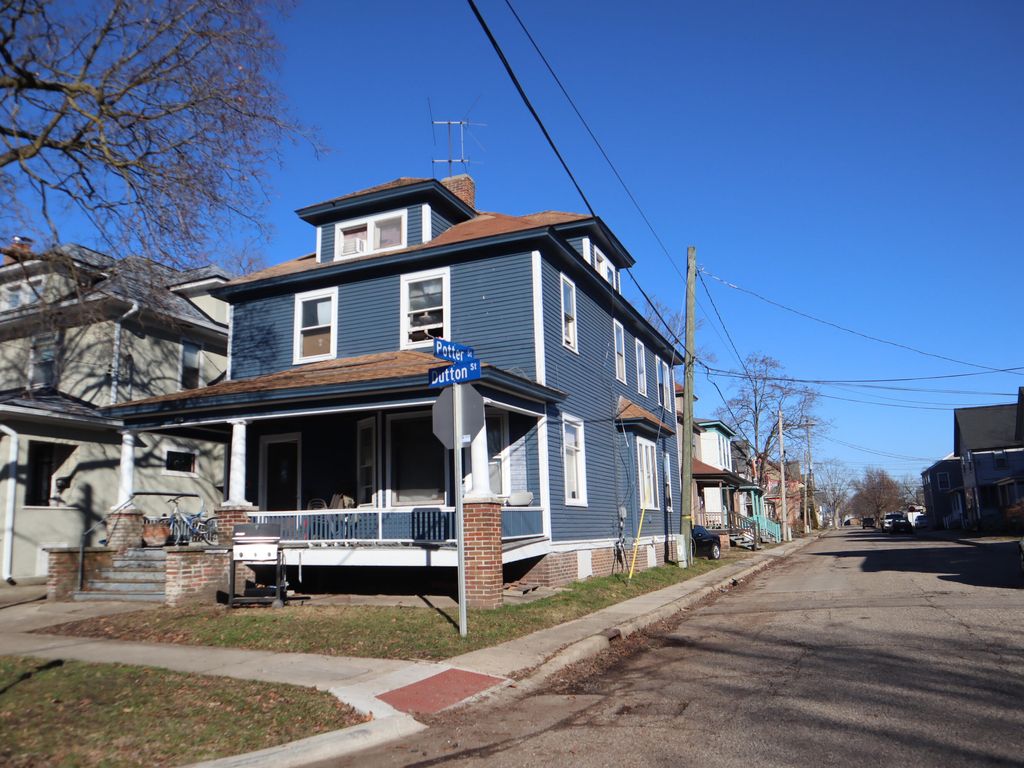 Photo of 430 W Dutton Street, Kalamazoo, MI 49007 (MLS # 26005933)