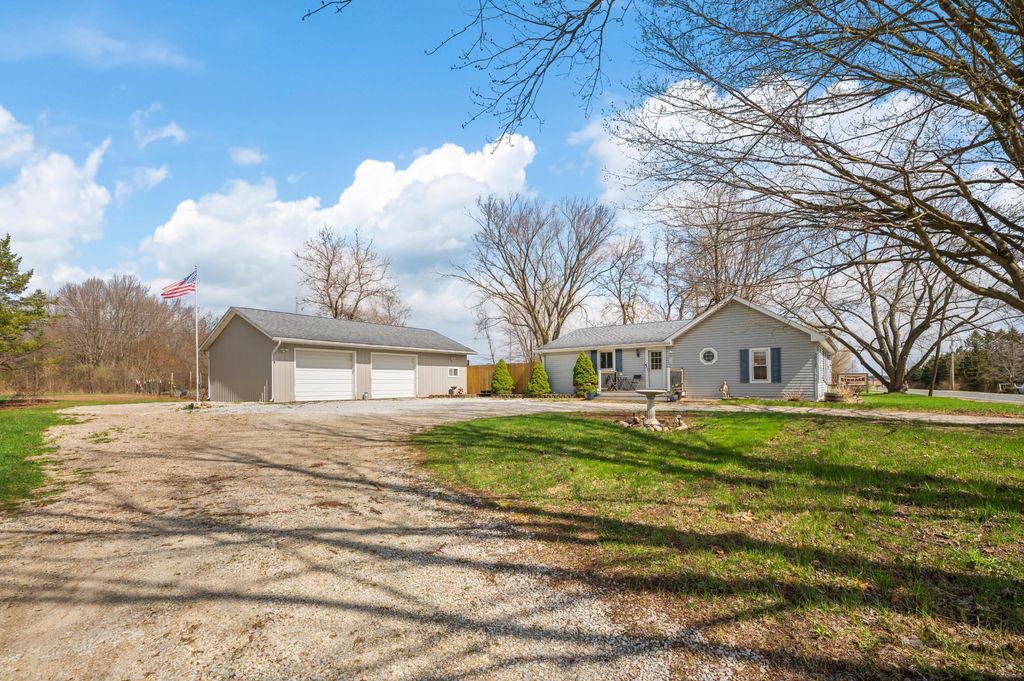 Photo of 3017 Walton Road, Buchanan, MI 49107 (MLS # 26014604)