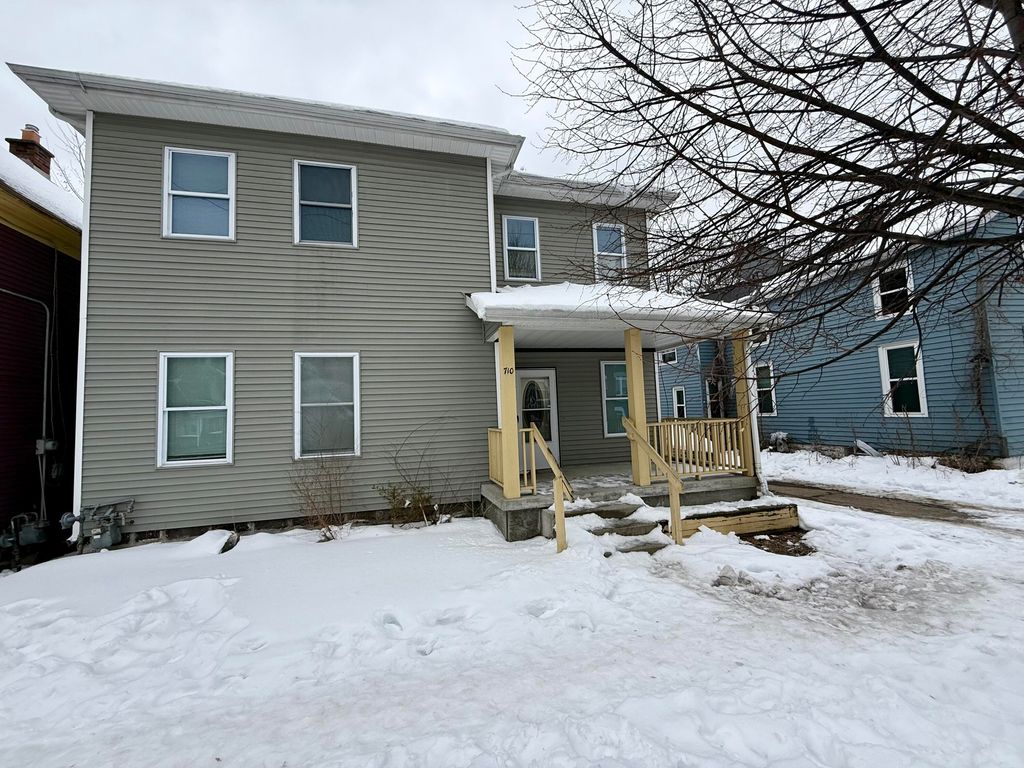 Photo of 710 Logan Street SE, Grand Rapids, MI 49503 (MLS # 26005228)