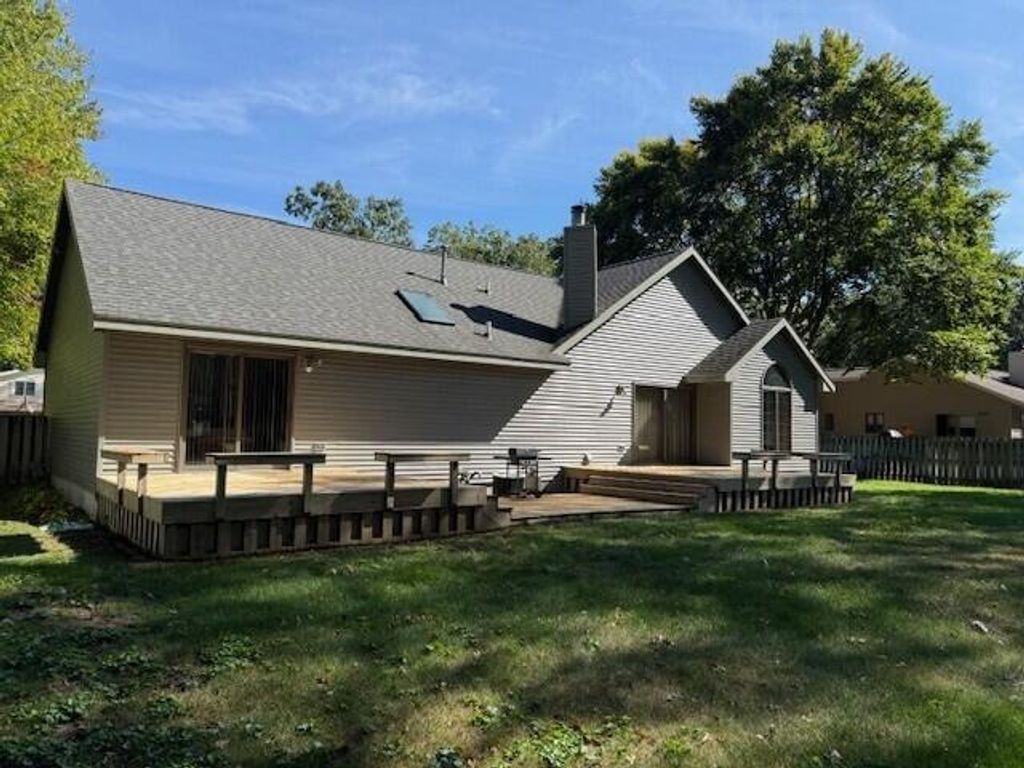 Photo of 1045 Greenbriar Drive, Muskegon, MI 49445 (MLS # 25050832)