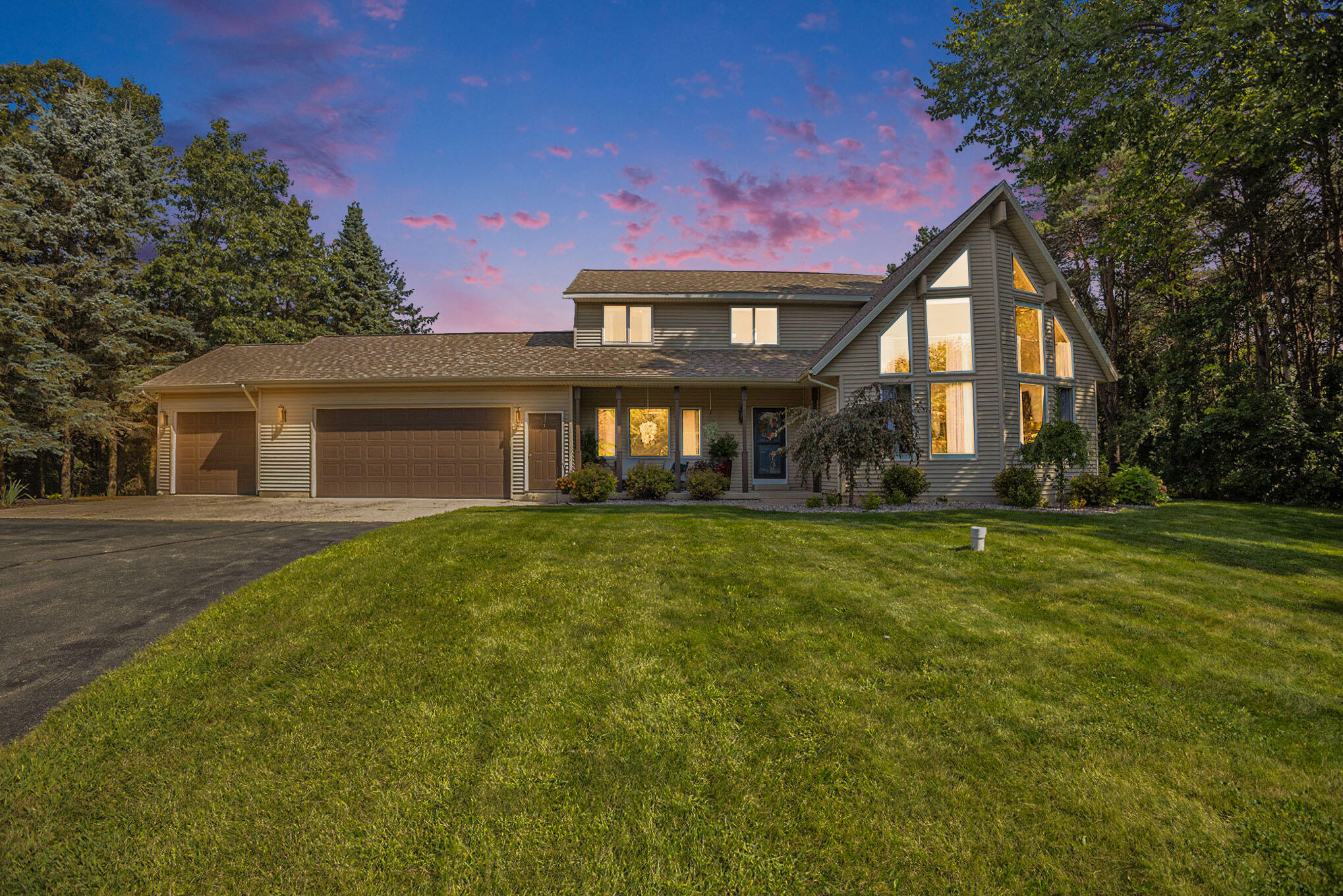 View Rockford, MI 49341 house