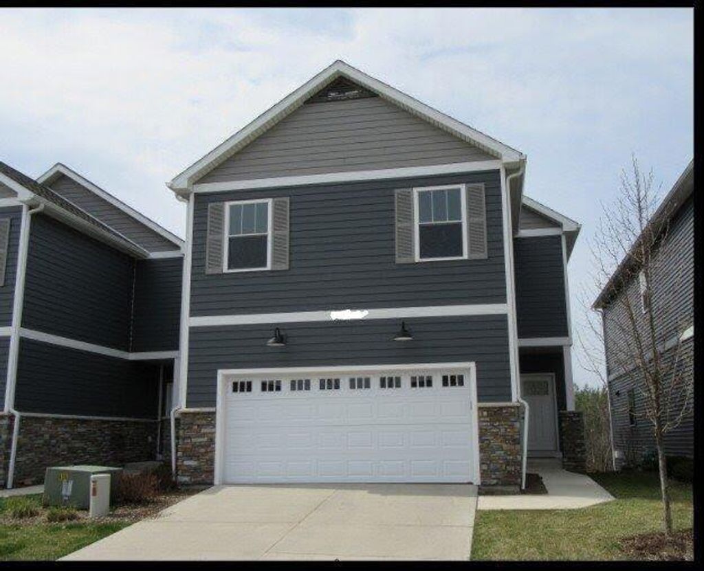 Photo of 3011 Ledgestone Place NE #16, Grand Rapids, MI 49525 (MLS # 26004869)