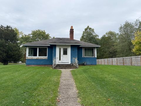 Photo of 304 W May Street, Benton Harbor, MI 49022 (MLS # 25053694)