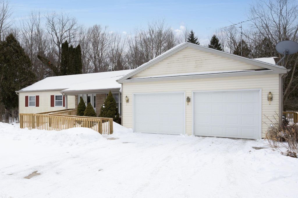 Photo of 8876 20th Avenue, Remus, MI 49340 (MLS # 26005433)